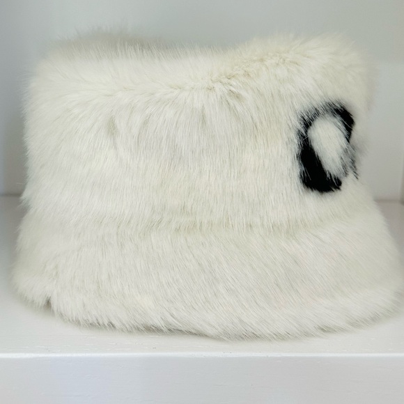 RARE Dolce & Gabbana Logo Black White Fur Bucket Hat - Picture 6 of 10
